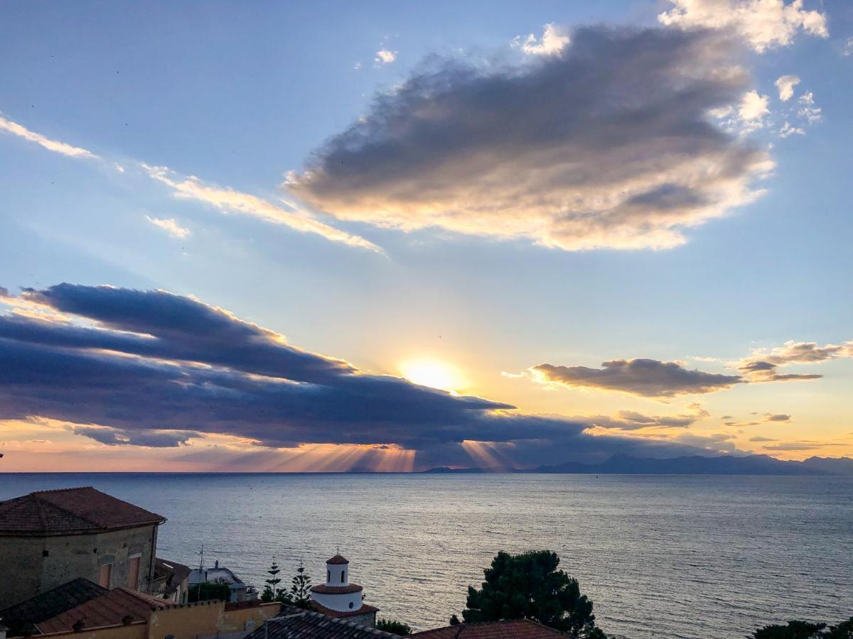 Domus Indomita Bed & Breakfast Agropoli Bagian luar foto